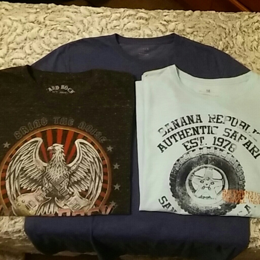Mens graphic tees /medium